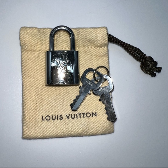 Louis Vuitton Rare Authintic Silver Lock & Keys #439 Comes w/ 2 Silver Keys - Picture 2 of 8
